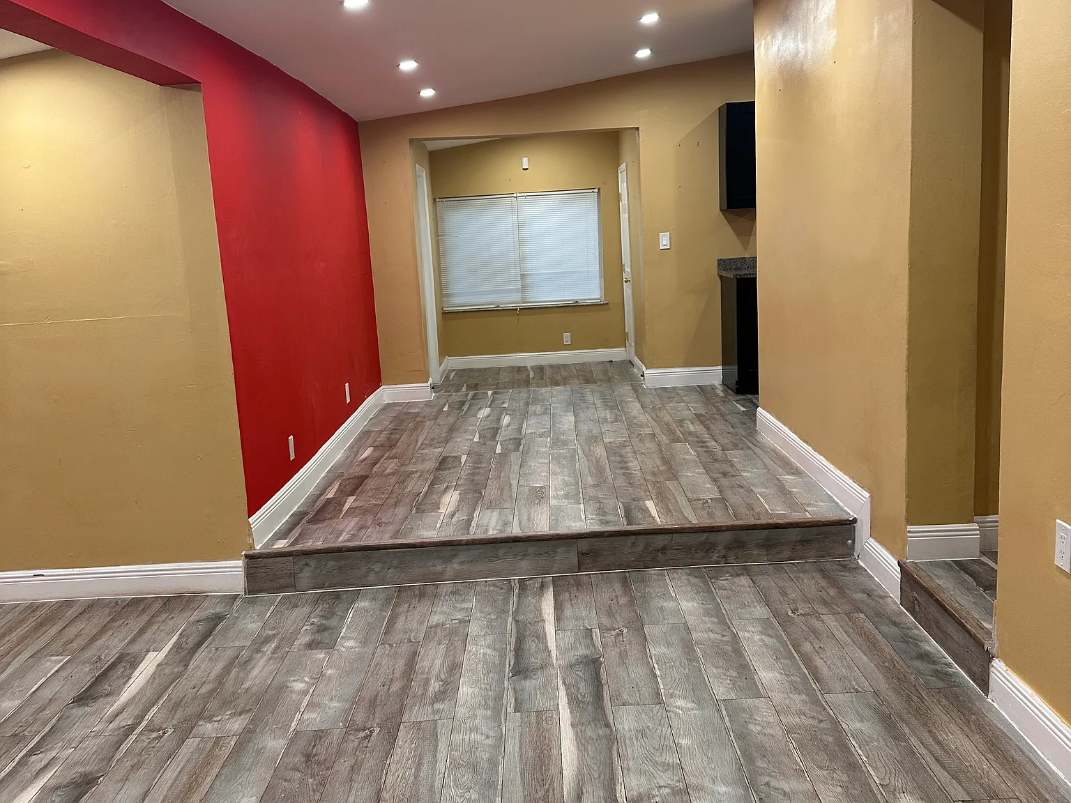 3 bed, 1176 sqft, $3,200 — Photo 2