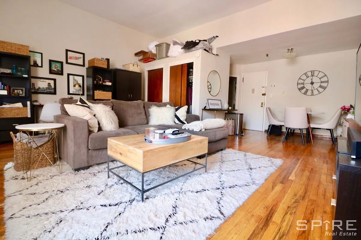39 West 74th Street — Photo 2