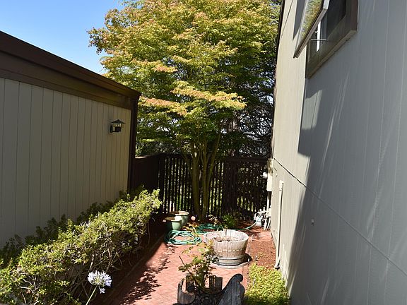 Courtyard between garage and house