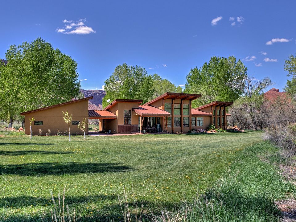 1st image of 425 Amber Ln