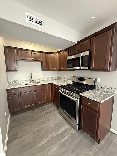 270 Mulberry St Photo 1