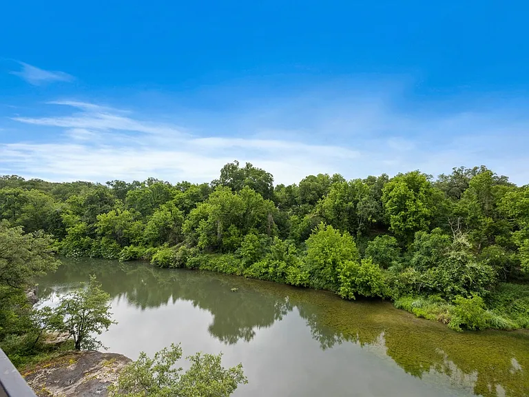 Waters Edge Apartments in Georgetown, TX