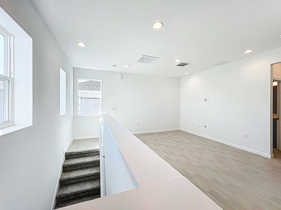 5th image of 5358 Lake Virginia St #A