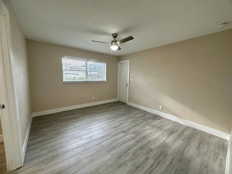 3629 SE 15th Pl — Photo 9