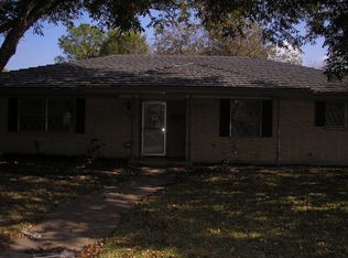 1805 S Santa Rosa Ct, Grand Prairie, TX 75051