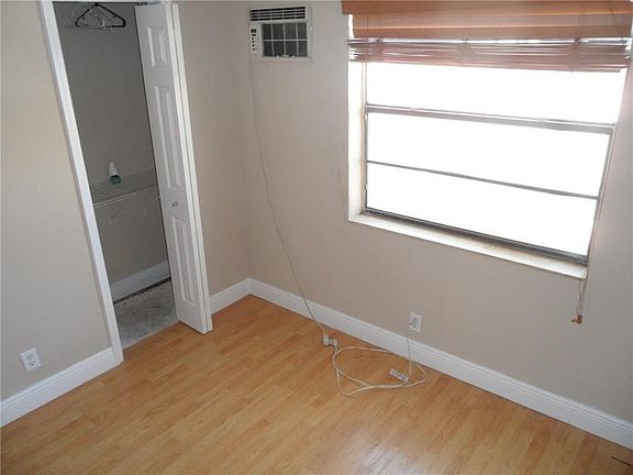 5th image of 4081 N Dixie Highway #8