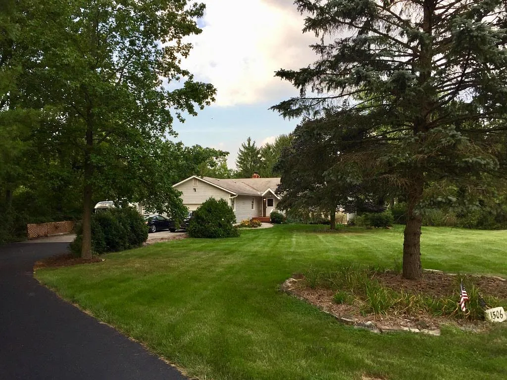 1506 Wren Ln photo 1