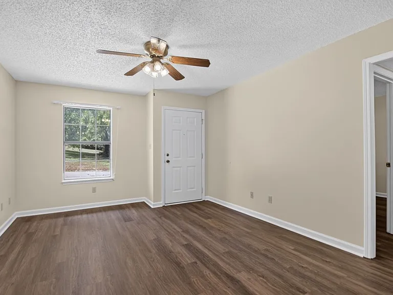 207 Turner Ave — Photo 4