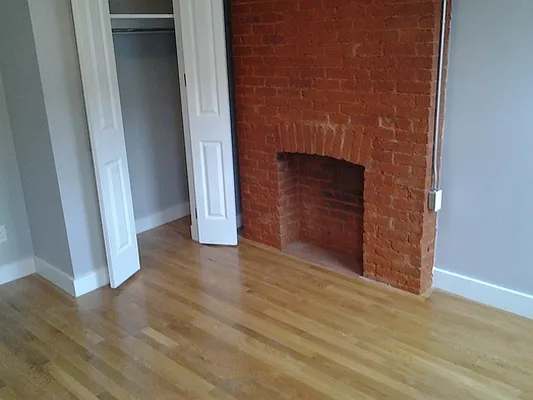 Rented by Sam Realty & Management | media 6