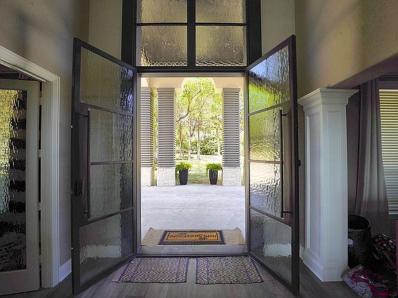 4th image of 2424 Scenic Ct