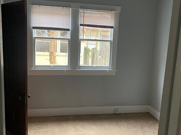 5th image of 309 N 10th St
