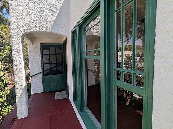 4th image of 250 S Pacific Ave