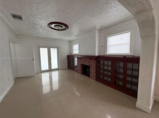 1560 NW 25th Ave, Miami, FL 33125