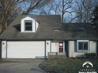 3301 Creekwood Dr, Lawrence, KS 66049