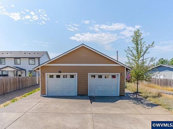 5th image of 1014-1016 Arthur Way NW