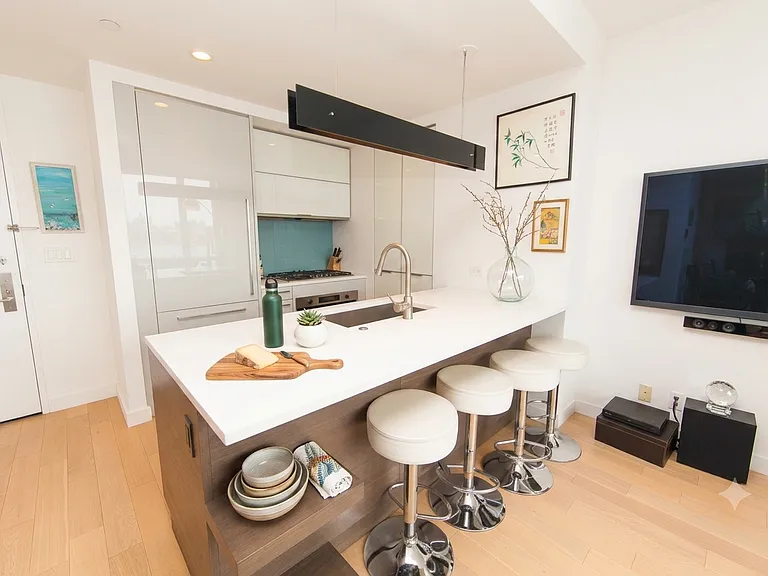 22 N 6th St #8T — Photo 3