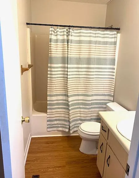 Full bath upstairs
