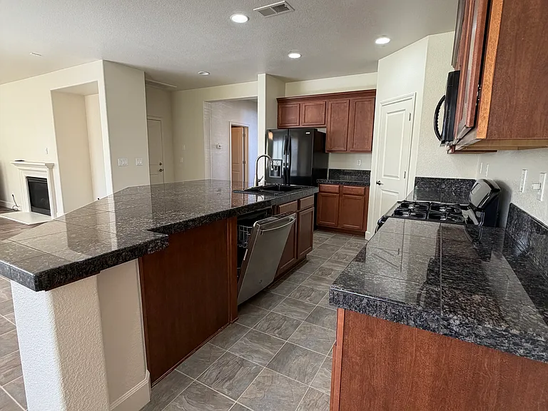 7179 Rutherford Dr — Photo 11