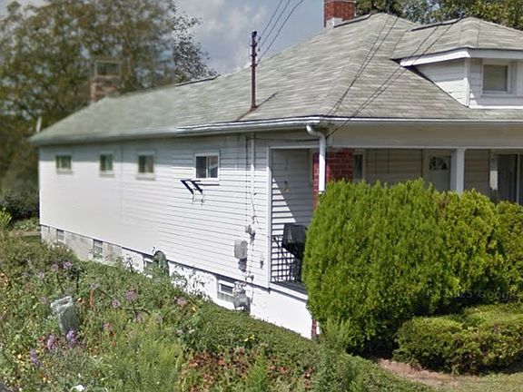 3rd image of 112 N Park St
