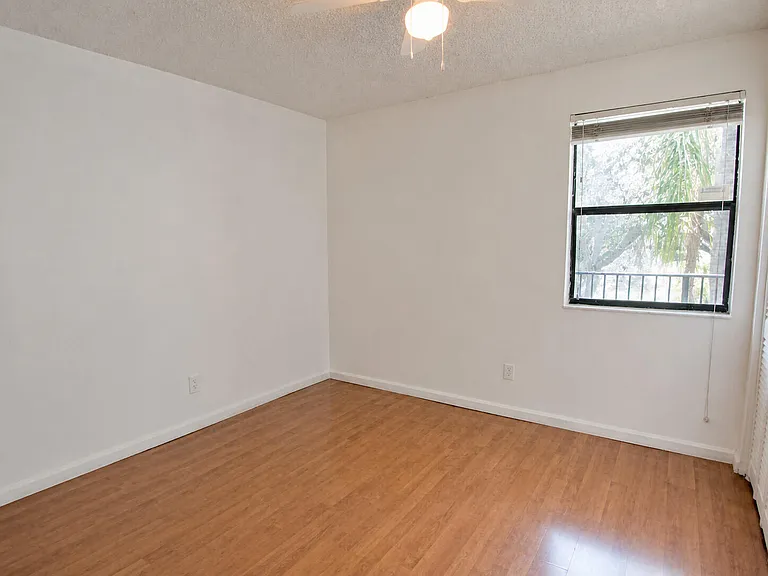 7260 Woodmont Ave #203 — Photo 10
