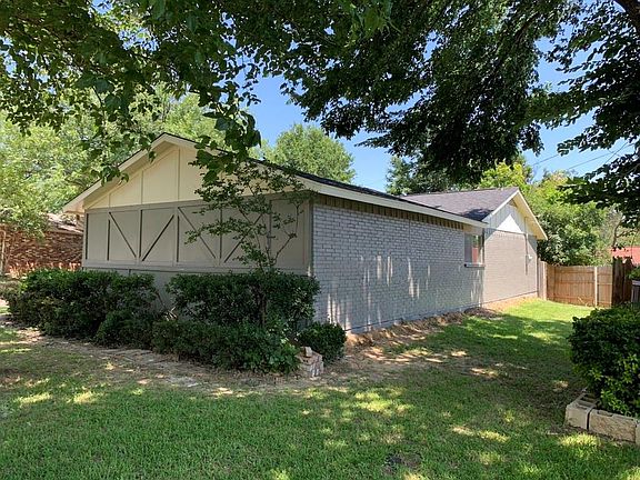 3rd image of 1505 Bahamas Ct