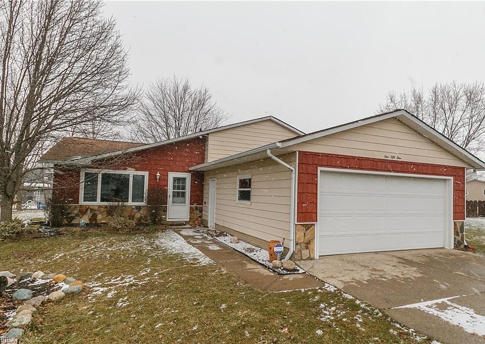 1st image of 151 Capital Ct