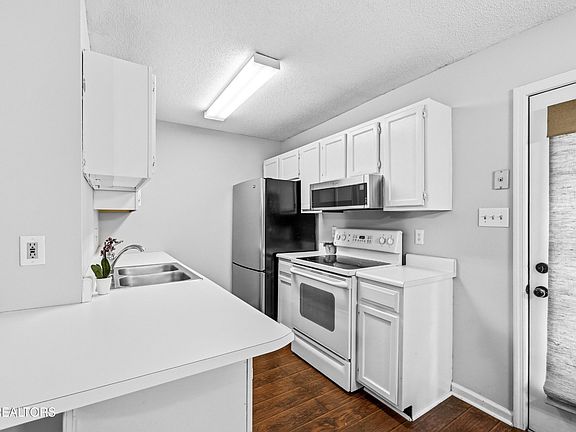 5th image of 1012 Nod St