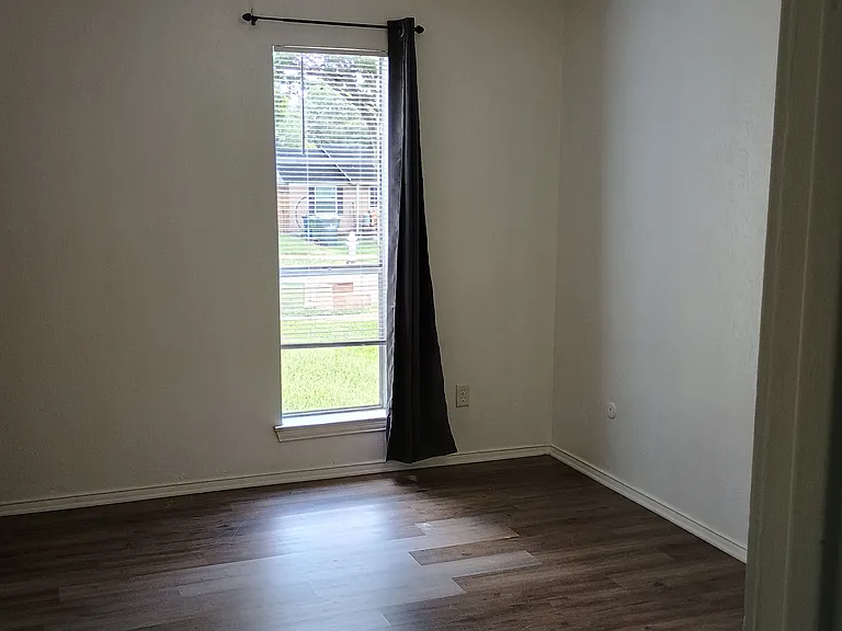 1606 Bitter Creek Dr — Photo 9