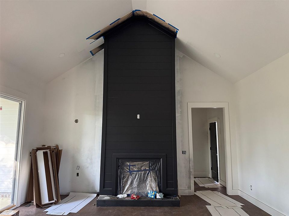 2nd image of 2182 Annapolis Ln