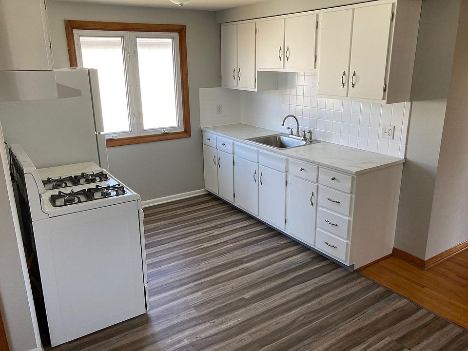 1st image of 21 Wells Ave