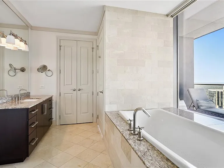 3344 Peachtree Rd NE #3202 — Photo 30