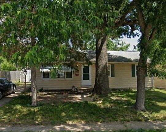 2nd image of 1424 38th St SE