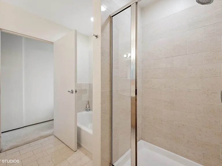 653 N Kingsbury St #1401 — Photo 14