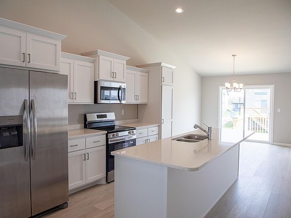 2nd image of 6782 Meadow View Dr S
