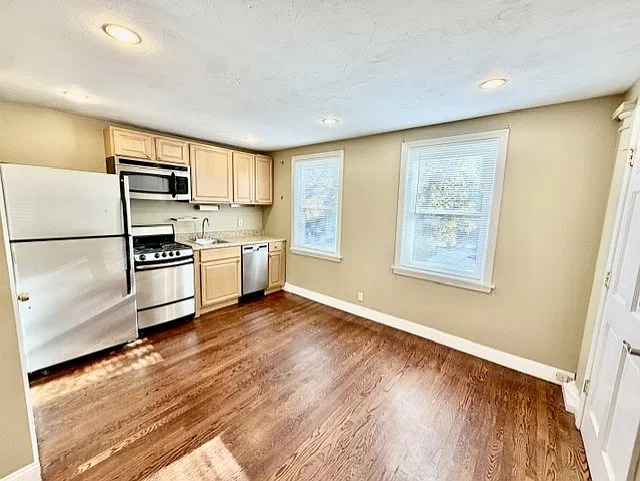 Studio, 9999 sqft, $2,500 — Photo 4