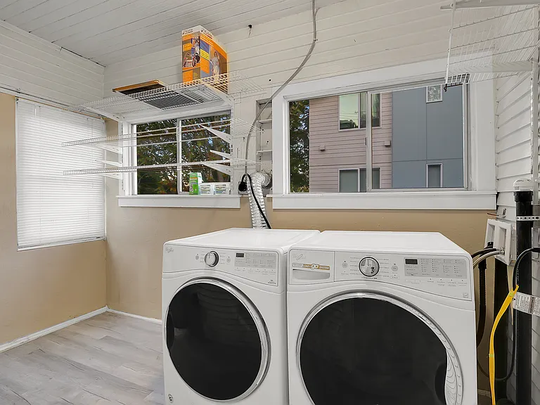 1522 Taylor Ave N #C — Photo 27