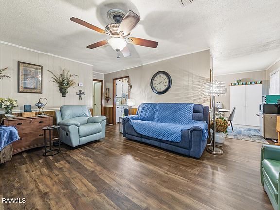 5th image of 103 Winsor Dr