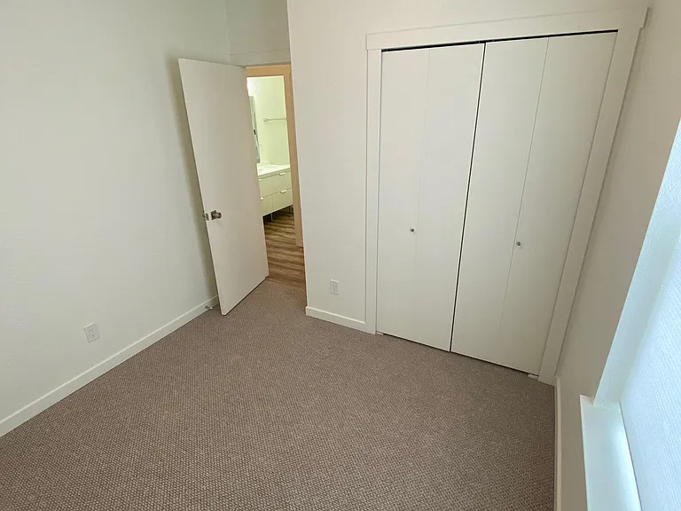 2502 W Saint Vrain St — Photo 6