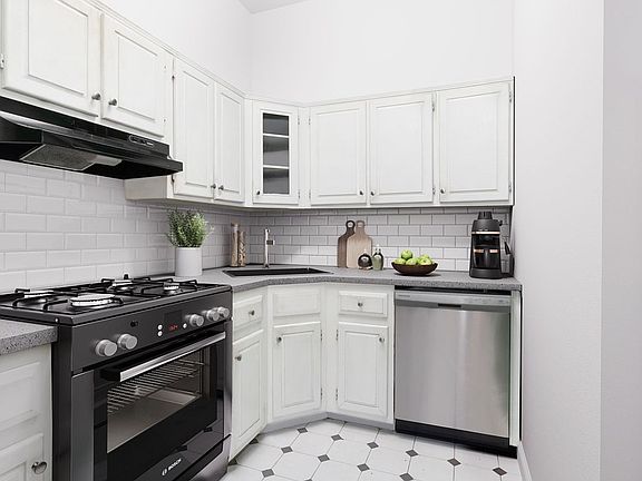 5th image of 112 W 73rd St Unit Penthouse