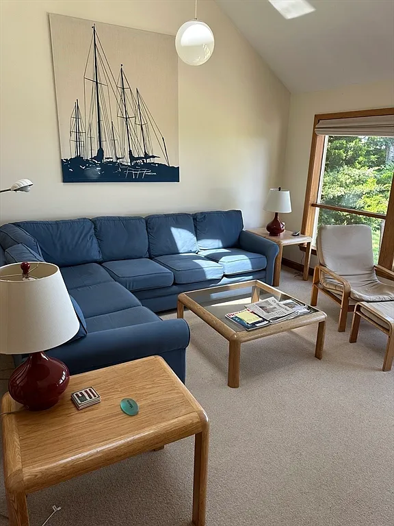 3 bed, 2.0 bath, 885 sqft, $2,100 — Photo 4
