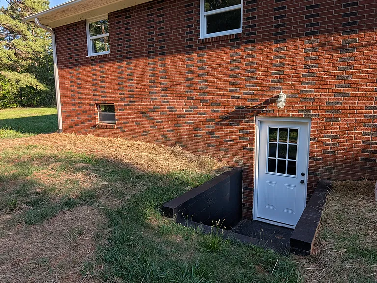 380 Hairston Rd — Photo 2