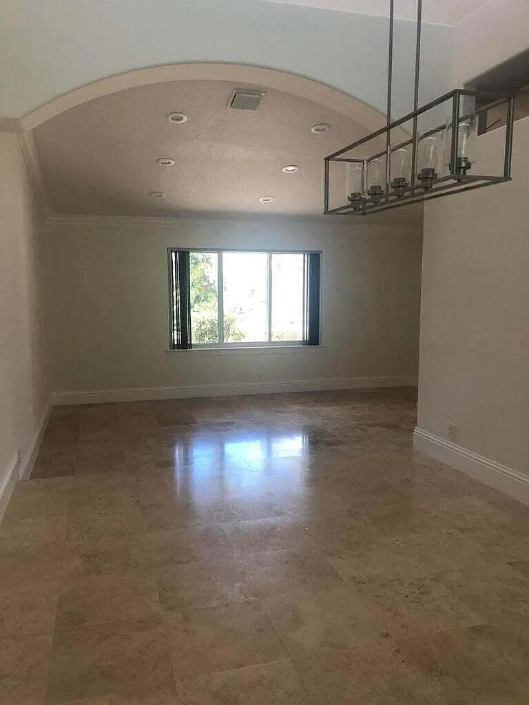 4 bed, 3.0 bath, 2717 sqft, $5,250 — Photo 4