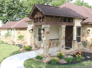 128 N Abrego Xing, Floresville, TX 78114