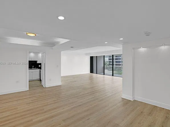 2 Grove Isle Dr, Miami, FL