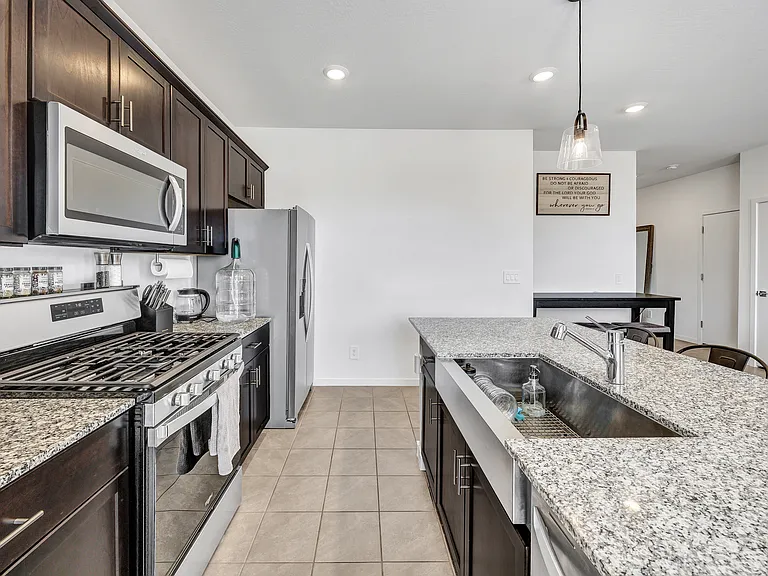 17667 W Morning Glory St — Photo 8