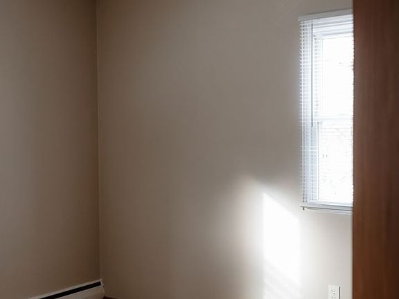 4th image of 317 15th Ave NE APT 12