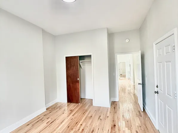 1072 Putnam Avenue image 2 of 12