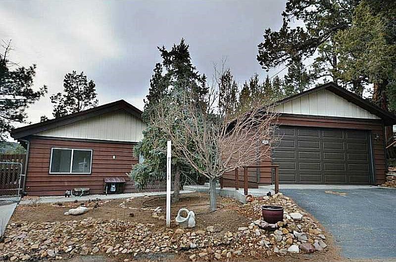 1st image of 989 Panamint Mountain Dr