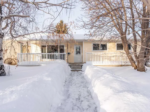 5020 43rd St, Cold Lake, AB T9M 2A1