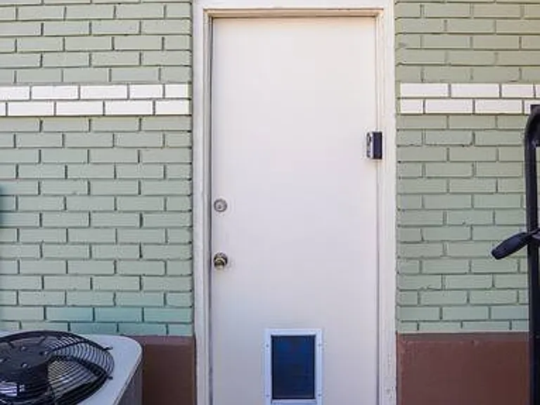 S Hubbard Ave — Photo 9